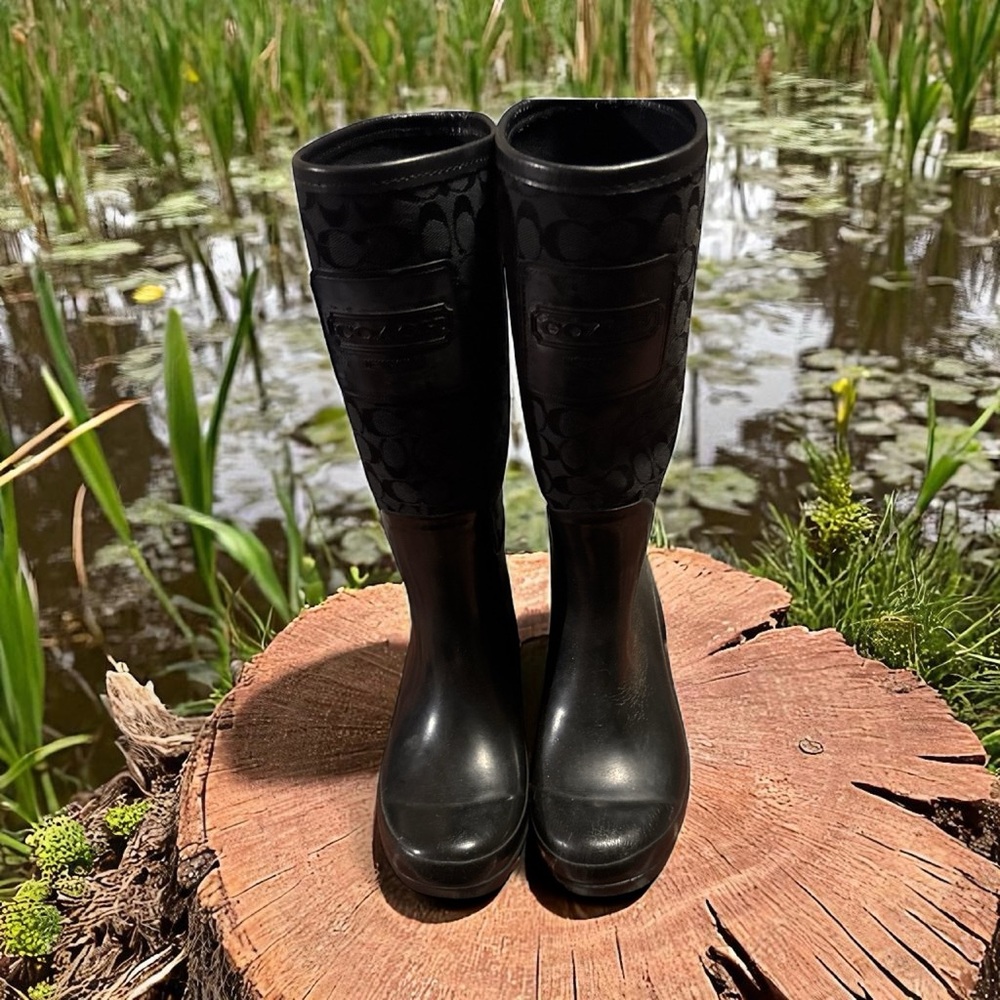 Coach Black Women's Rain Boots Q1574 Pearl 7B. - Picture 2 of 9